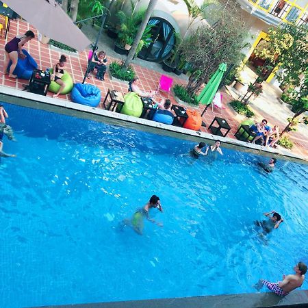 White Rabbit Hostel Siem Reap Eksteriør bilde