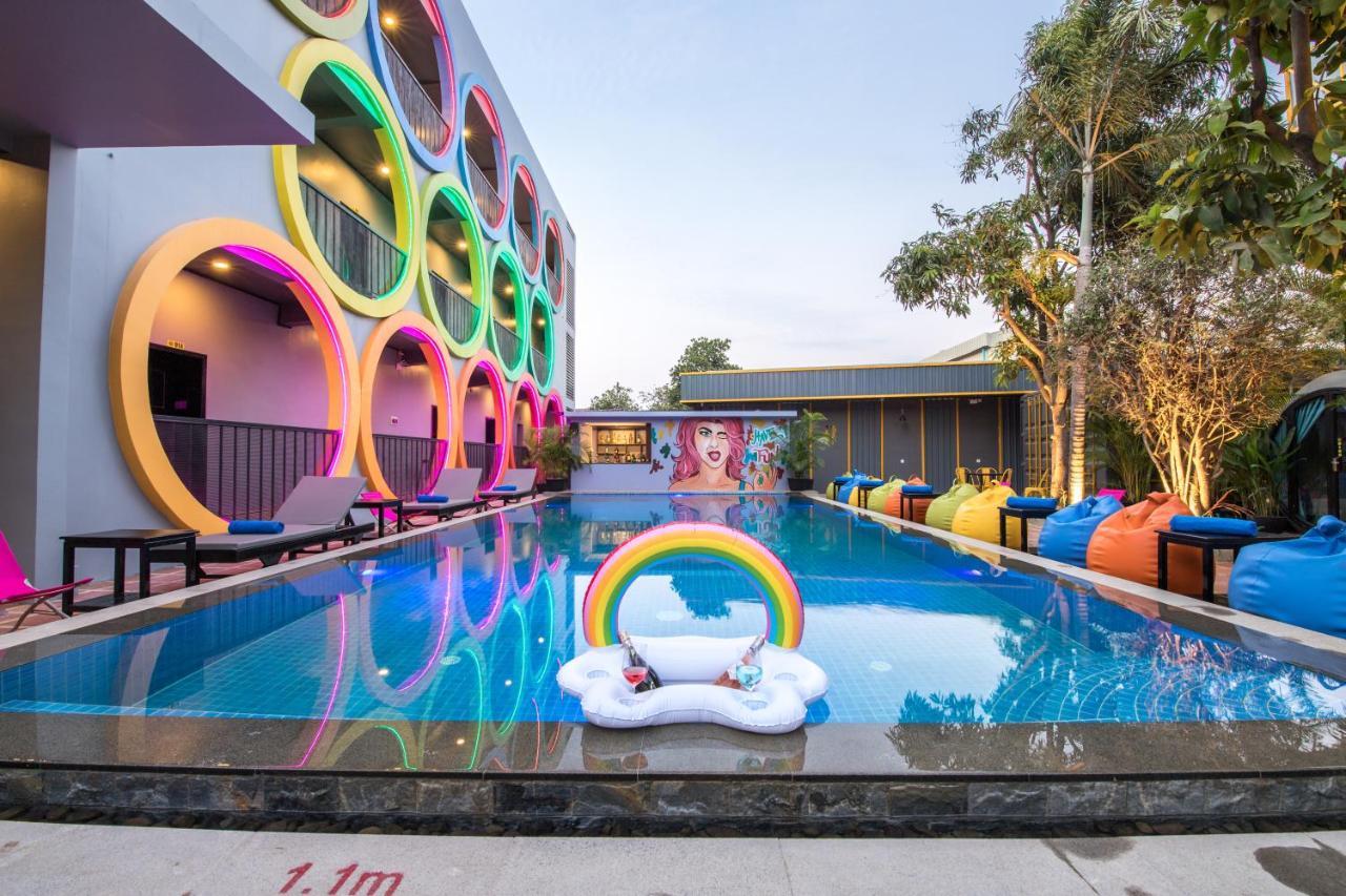 White Rabbit Hostel Siem Reap Eksteriør bilde